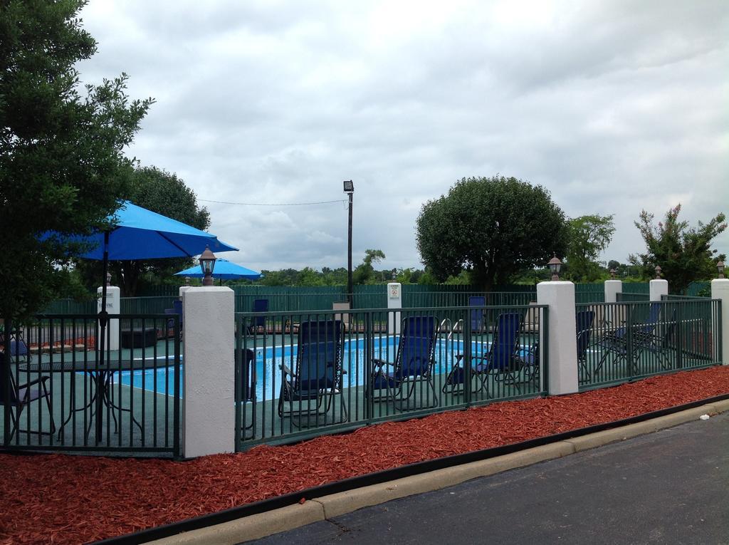 Hallmarc Inn & Suites Of ווסט ממפיס מראה חיצוני תמונה